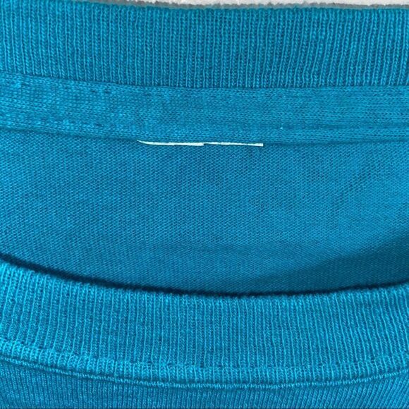 Sea turtle Graphic T-shirt - Picture 6 of 7